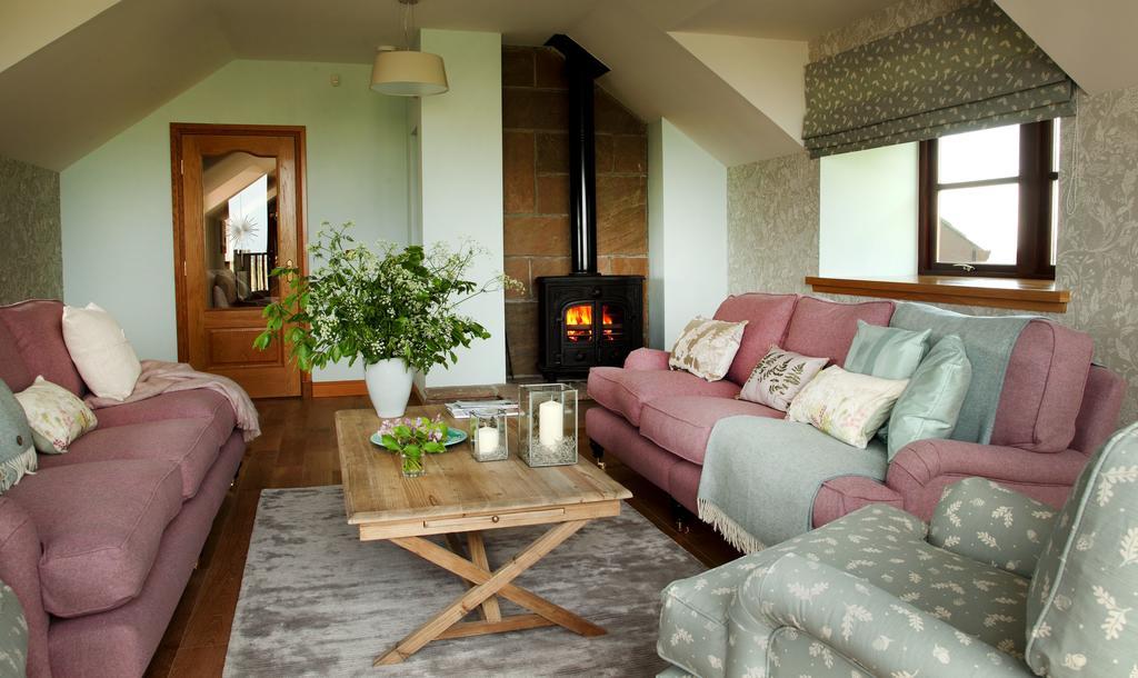 Hawkswood House And The Roundel Villa Peat Inn Room photo