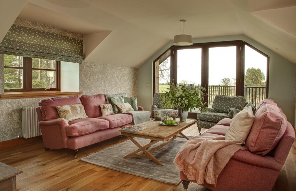 Hawkswood House And The Roundel Villa Peat Inn Room photo