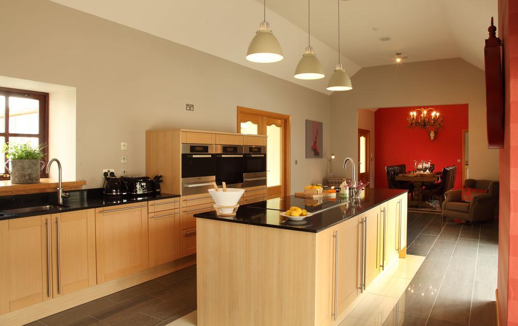 Hawkswood House And The Roundel Villa Peat Inn Room photo